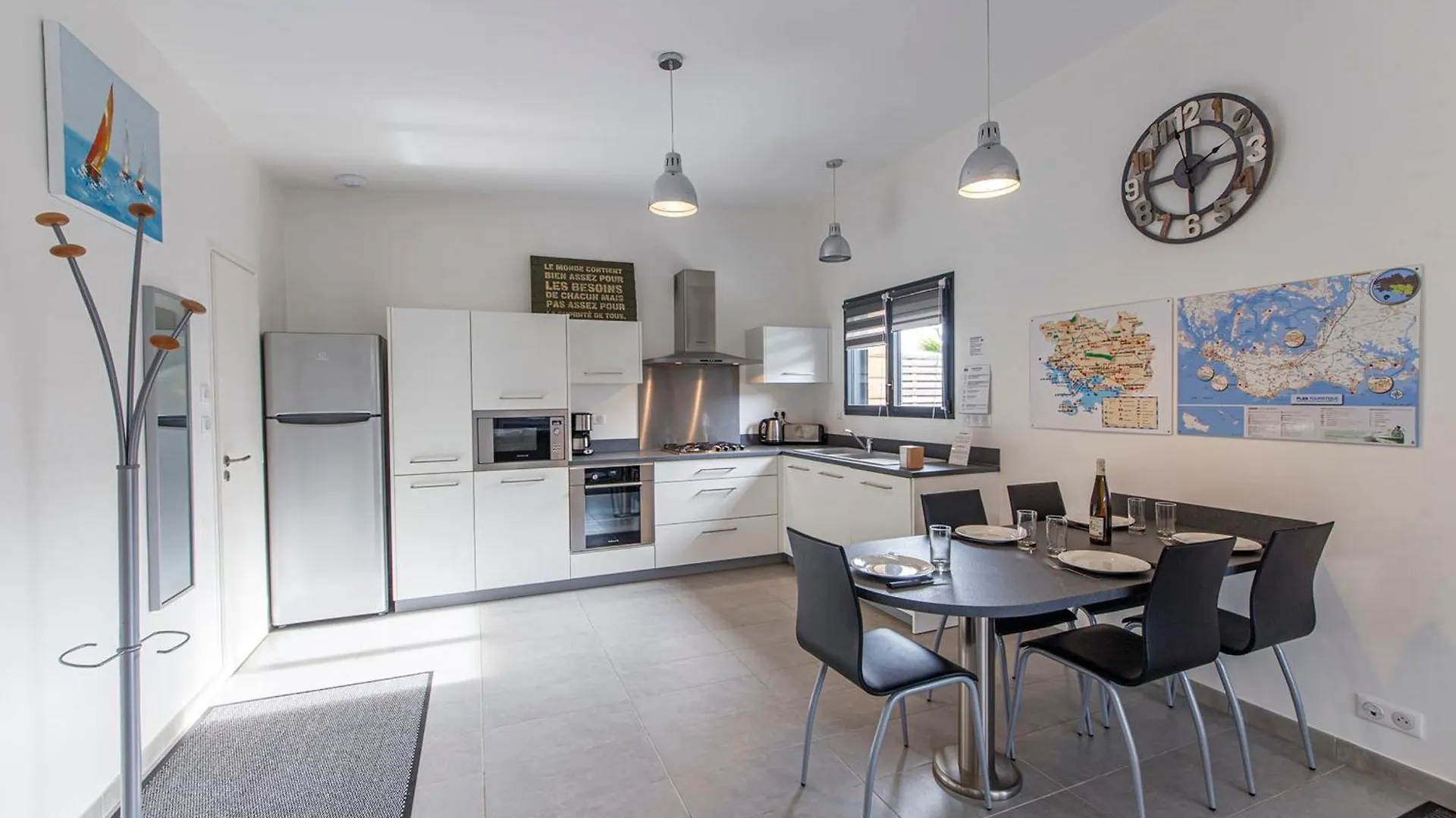 HOLAVRE- Maison pour 5p avec piscine commune Le Tour-du-Parc 0*,  France