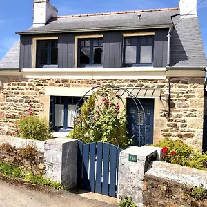  Hébergement de vacances La Petite Maison Du Coin De Loguivy De La